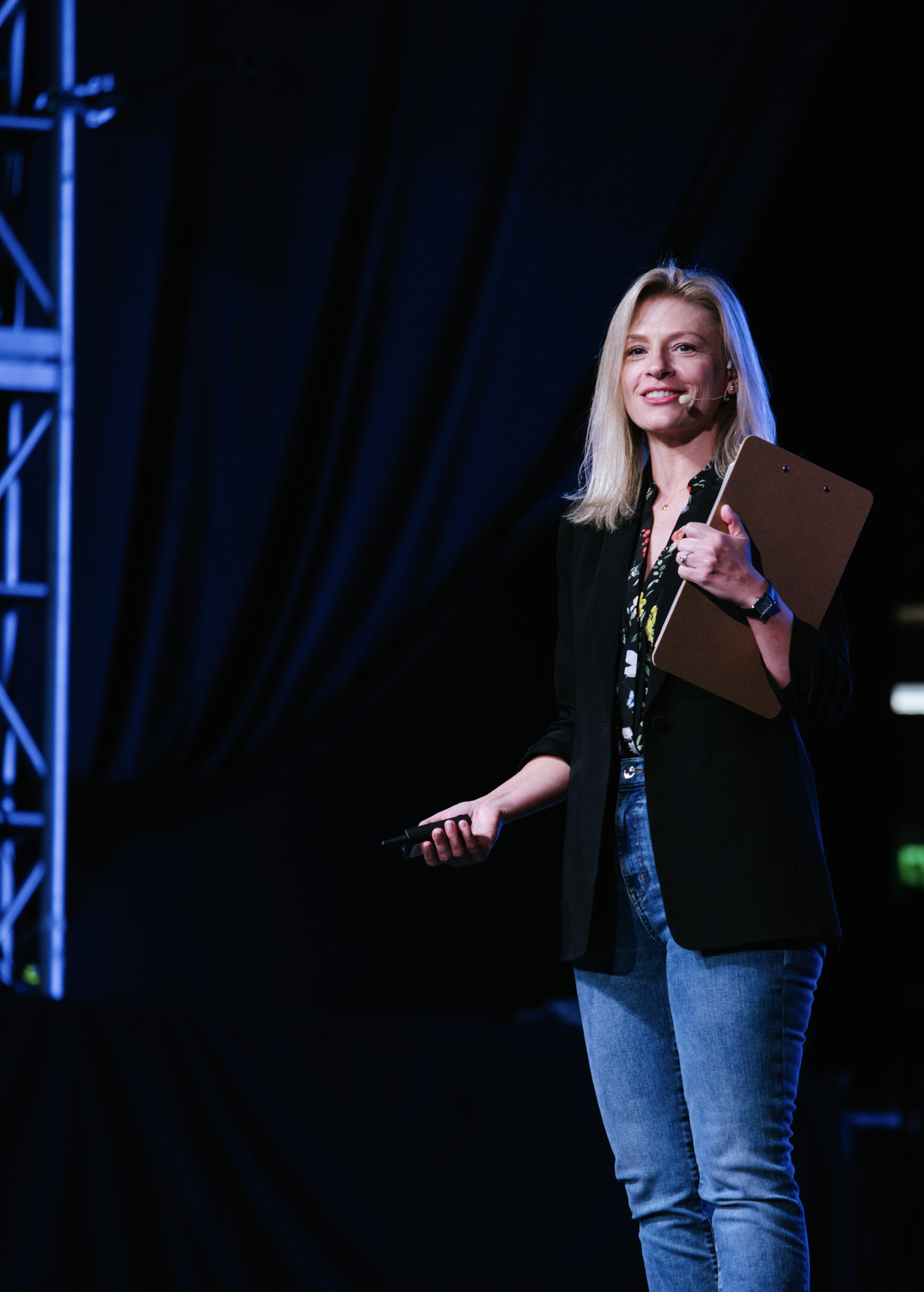 Shelley Osborne facilitating